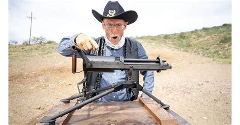 Photographie d'une mitrailleuse Gatling fabriquée par Tippmann Ordnance