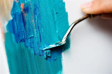 Exemple de peintures réalisées sur carton entoilé avec différentes techniques (huile, acrylique, gouache)