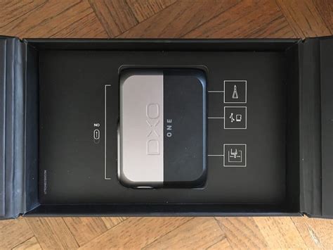 Photographie du DxO ONE connecté à un iPhone.