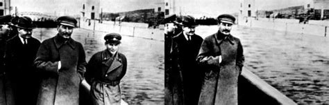 Comparaison avant/après d'une photographie officielle où Nikolaï Iejov a été effacé.