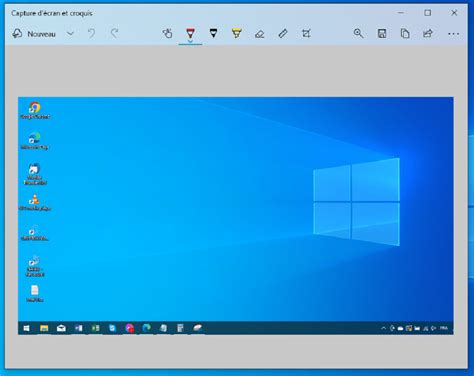 Capture d'écran de l'interface d'Inkscape avec un logo en cours de création