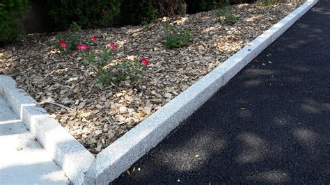 Illustration montrant l'effet d'une bordure blanche indésirable et sa résolution