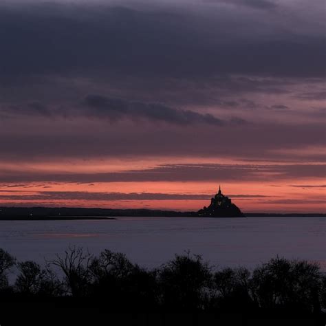 Exemple avant/après d'une photo avec le ciel assombri par un filtre gradué.