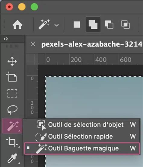 Schéma montrant l'icône de l'outil Baguette Magique dans la barre d'outils de Photoshop