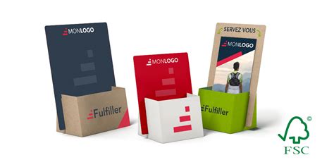 Gros plan sur un présentoir A5 personnalisé avec un logo d'entreprise et des informations promotionnelles.