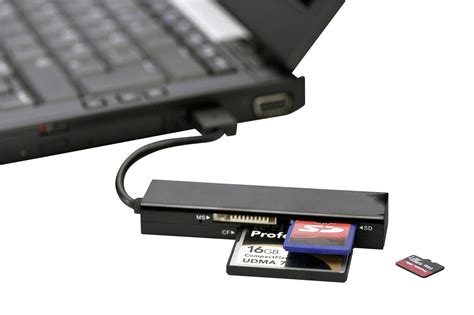 Image d'un lecteur de carte mémoire pour appareils photo.