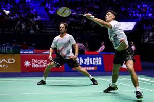 Schéma illustrant la configuration de la tablette pour droitier et gaucher