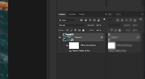 Comparaison de la perte de qualité entre un objet dynamique et un calque de pixels après redimensionnement dans Photoshop