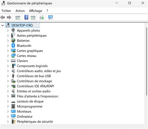 Capture d'écran du Gestionnaire de périphériques sous Windows montrant une webcam avec une icône d'erreur
