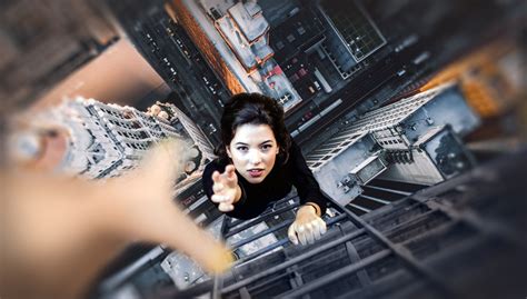 Exemple de photomontage créatif utilisant des techniques photographiques et d'impression