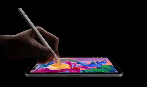 Illustration d'un iPad Pro avec Apple Pencil en cours d'utilisation pour le dessin