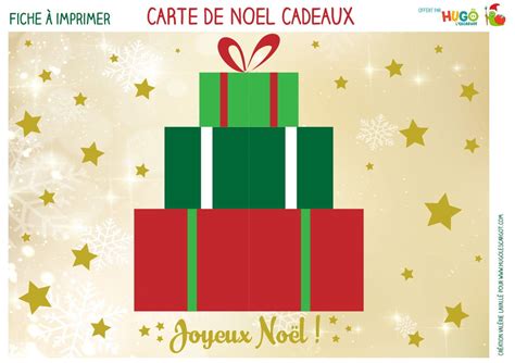 Carte de Noël terminée avec des paillettes et des éléments décoratifs