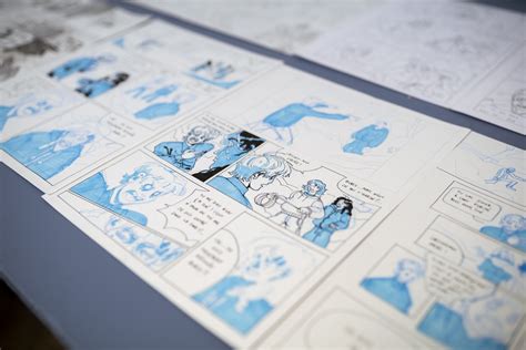 Schéma comparatif des étapes de création d'une bande dessinée traditionnelle et numérique